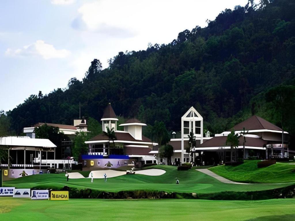 Royal Hills Golf Resort & Spa Након Найок Екстериор снимка