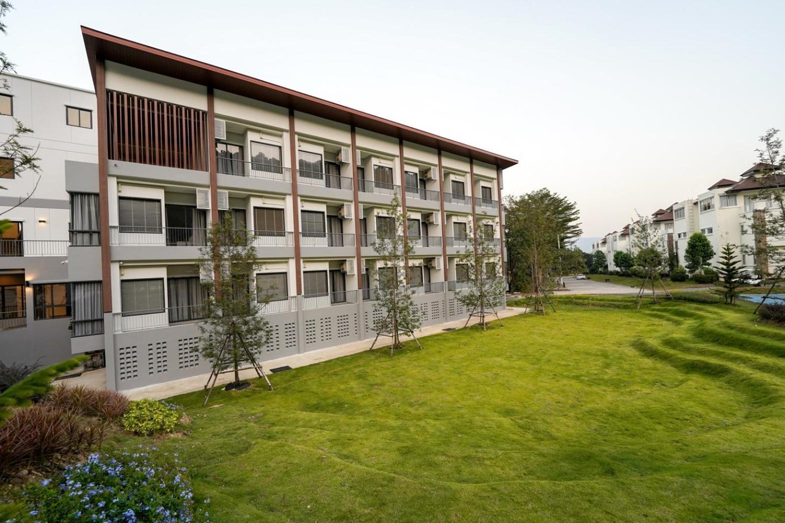 Royal Hills Golf Resort & Spa Након Найок Екстериор снимка