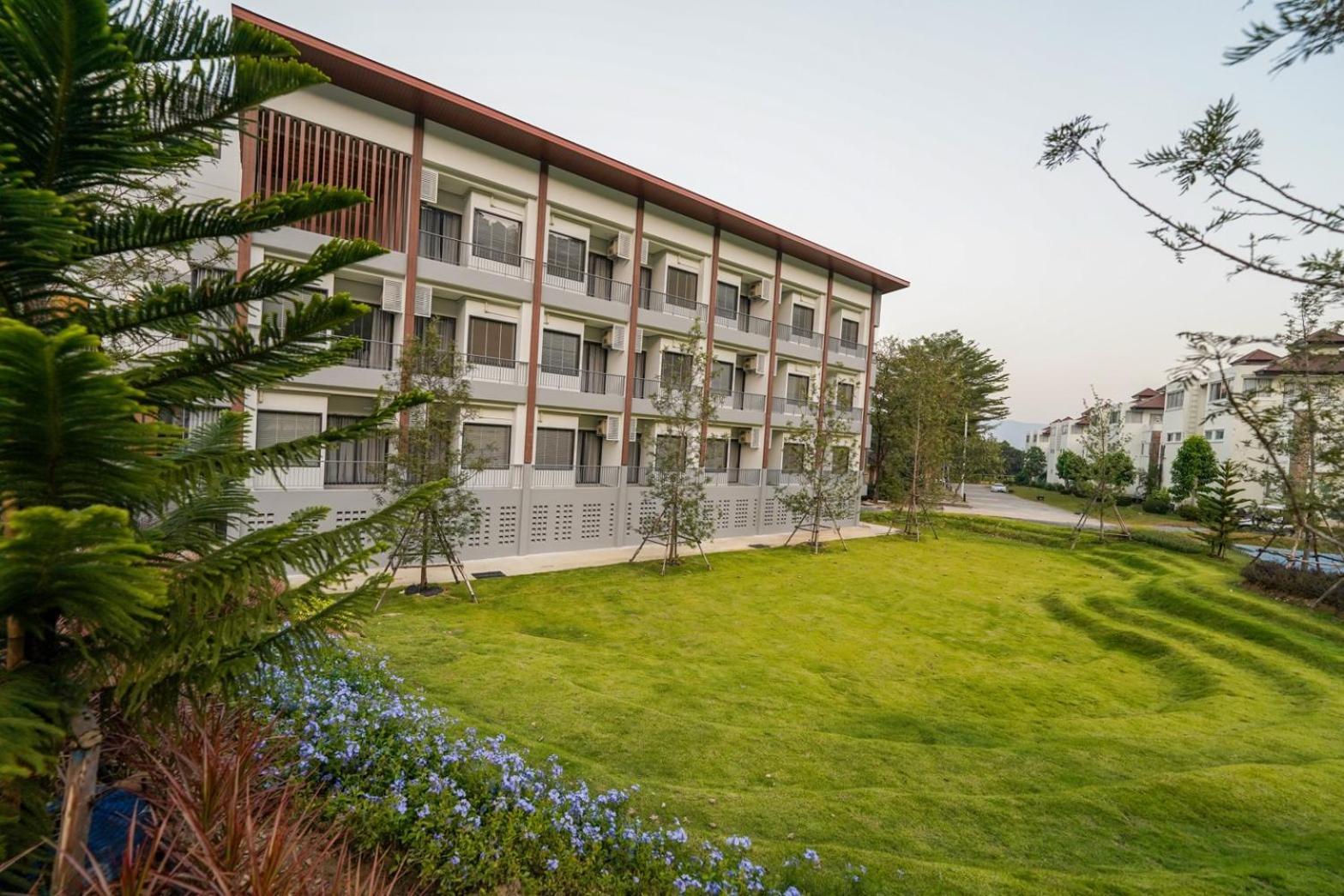 Royal Hills Golf Resort & Spa Након Найок Екстериор снимка