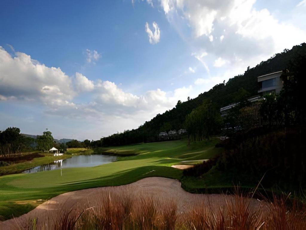 Royal Hills Golf Resort & Spa Након Найок Екстериор снимка