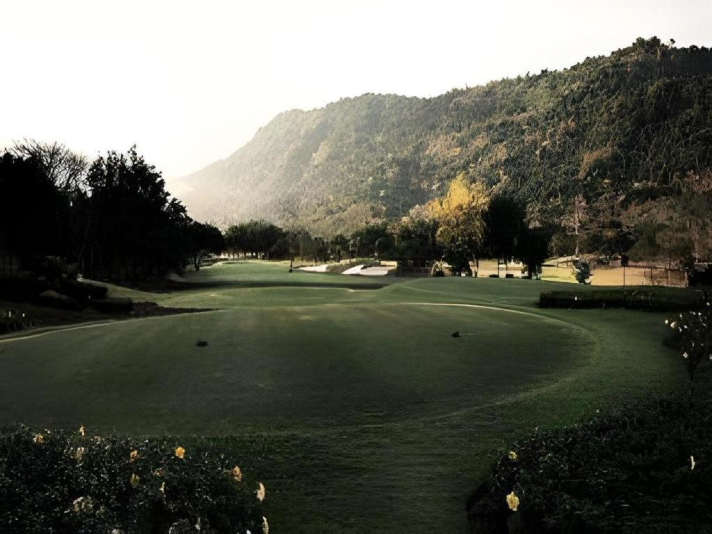 Royal Hills Golf Resort & Spa Након Найок Екстериор снимка