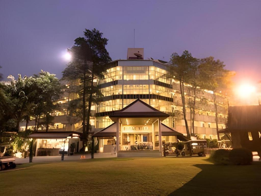 Royal Hills Golf Resort & Spa Након Найок Екстериор снимка