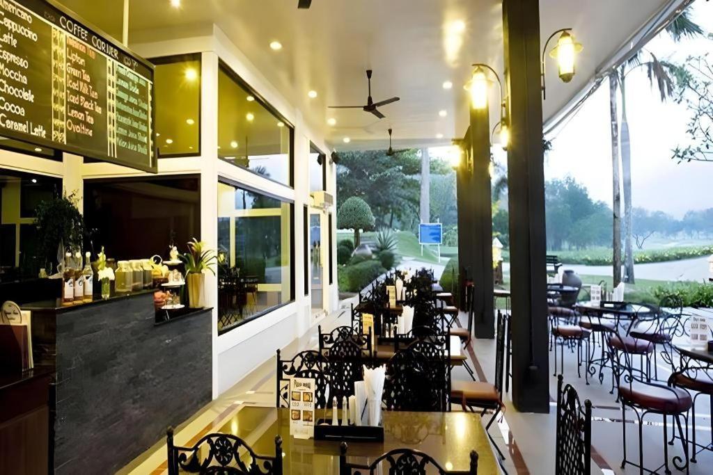 Royal Hills Golf Resort & Spa Након Найок Екстериор снимка